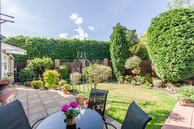 66, Hamilton Avenue, Surrey photo 4