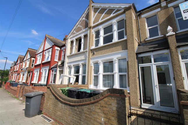 Flat to rent in Frome Road, Wood Green, London