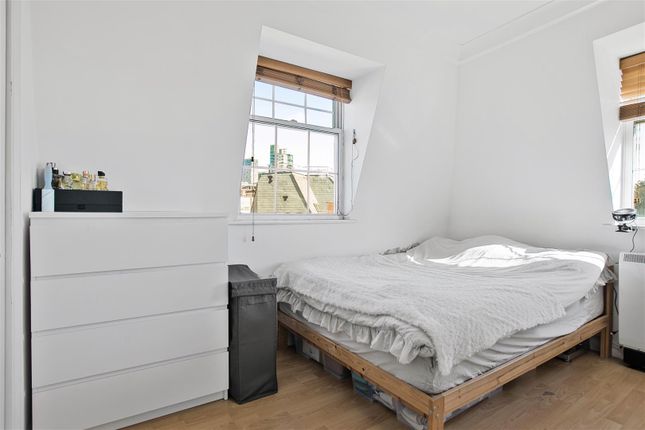 Flat 4, 305, Borough High Street, London photo 4