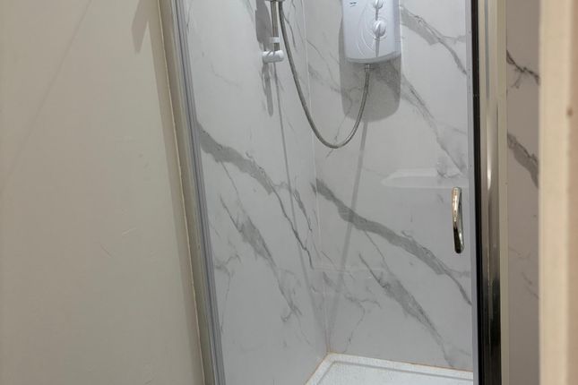 483 Rayners Lane,, Rayners Lane, Pinner photo 5