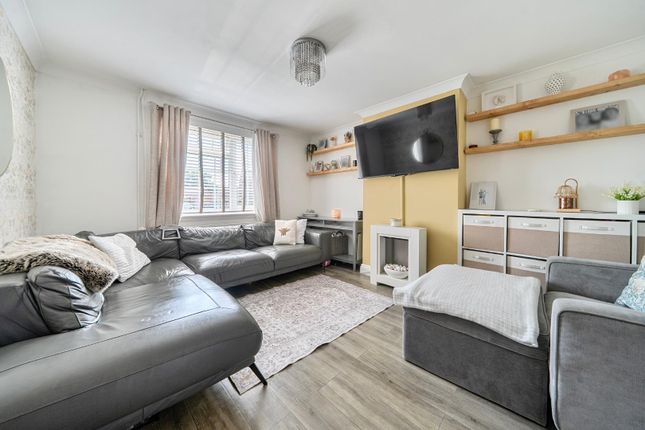 26, Woodgreen Avenue, Havant photo 3