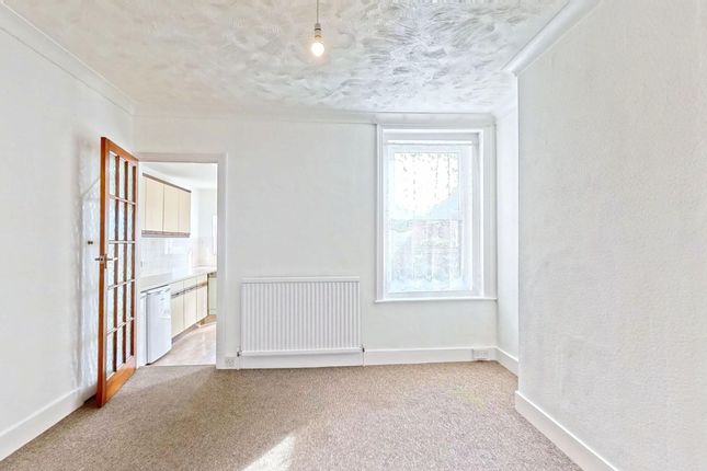 34 Astley Avenue, Dover photo 2