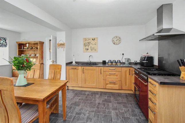 8, Furnells Close, Raunds photo 4