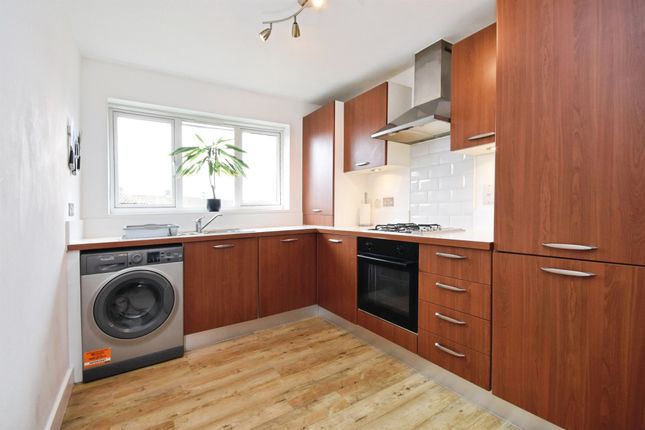 8, Chiltern Close, CHELMSFORD photo 2