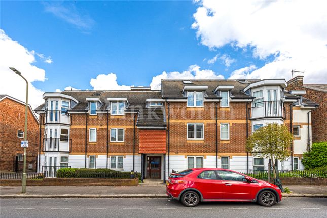 Thumbnail Flat for sale in Grovewood House, London