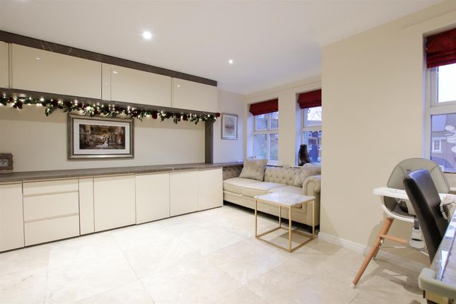 32, Alberbury Avenue, Altrincham photo 2