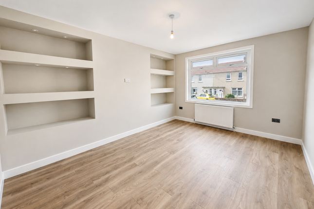 7, Clark Place, Saltcoats photo 2
