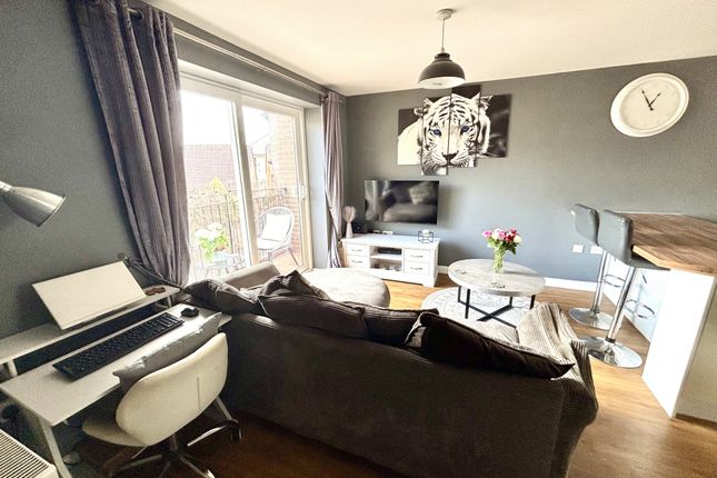 80, Nelson Way, Somerset photo 3