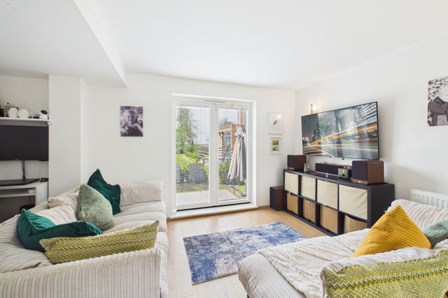Flat 20, Uplands House, CRYERS HILL photo 3