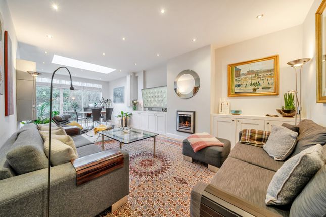 8, Brookfield Avenue, Ealing photo 2