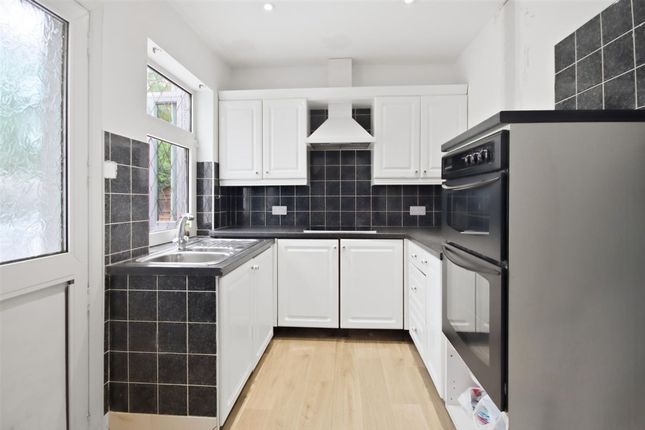 22 Hardstoft Road, Chesterfield photo 3