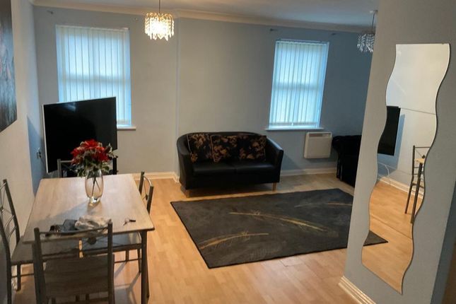 Flat 2, 943, Rochdale Road, Manchester photo 3