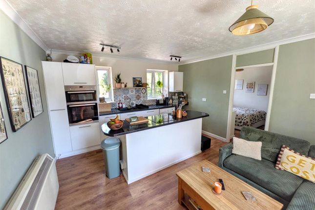 62, Warren Way, Barnham photo 3