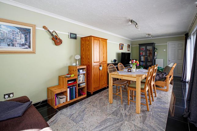 1, Knaves Hill, Leighton Buzzard photo 2