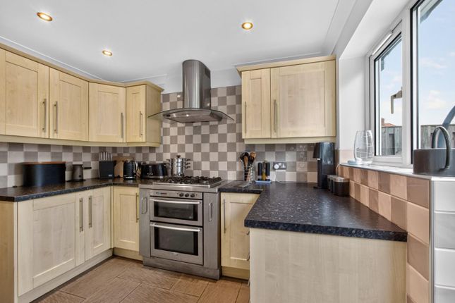 16, Elmfield Avenue, York photo 3