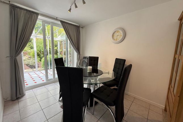 Room 1, 3, Arncliffe, Bracknell photo 4