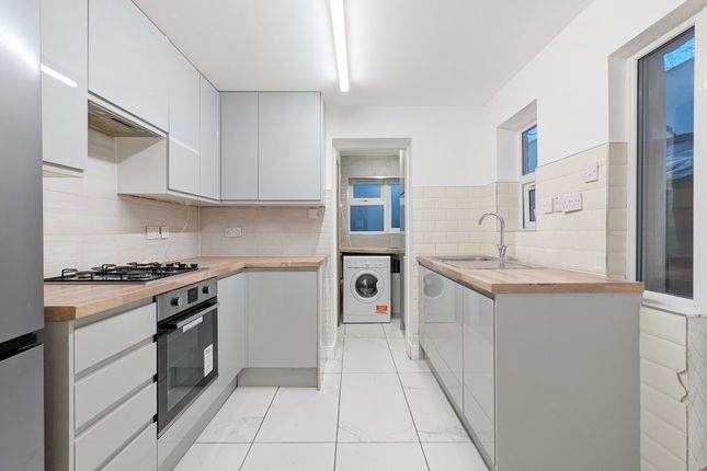 Thumbnail Terraced house to rent in Lismore Road, London
