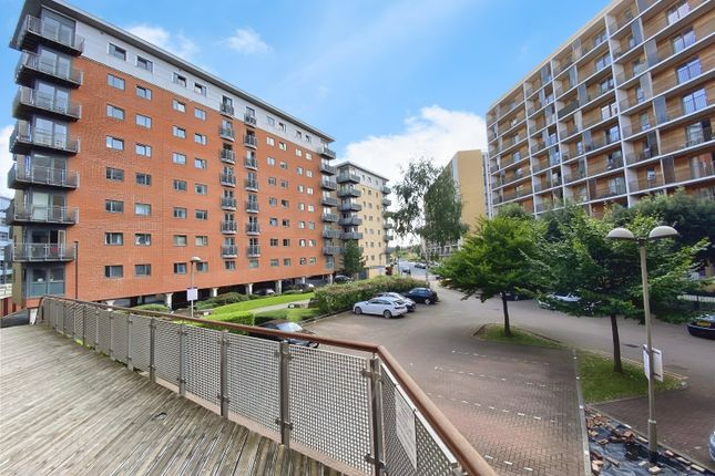 Flat 8 Velocity West,, 5 City Walk, Leeds photo 2