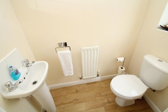 25, Rigel Close, Swindon photo 4