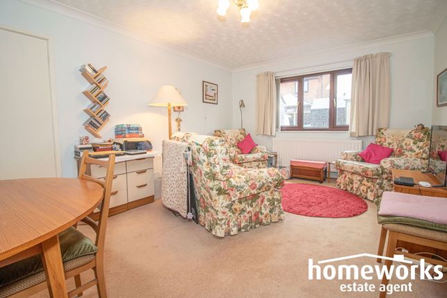 10, Warren Place, Dereham photo 2