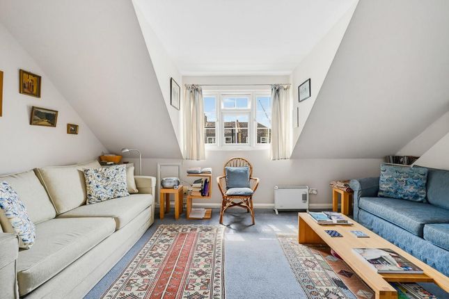 Top Floor Flat, 26, Swinton Street, Kings Cross photo 4