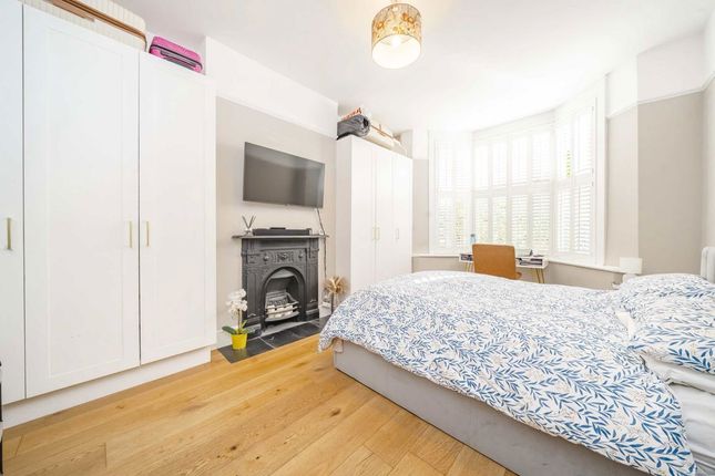 Flat A, 19, Kirchen Road, London photo 3