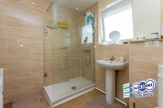 4, Chartwell Court, Leeds photo 3