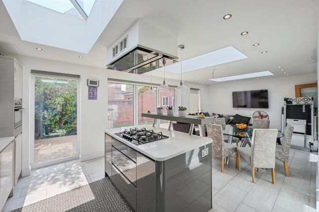 27, Sandfield Meadow, Lichfield photo 4