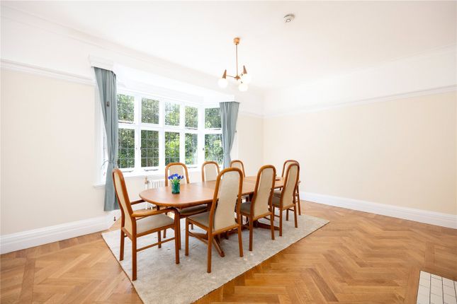 17, Westmead, London photo 3
