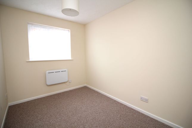Flat to rent in Westmarsh Drive, Cliftonville, Margate