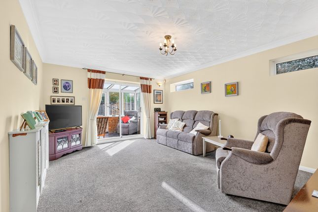 24, Manor Road, Benfleet photo 2