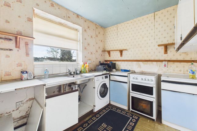 2 Heaton Close, Nottingham photo 3