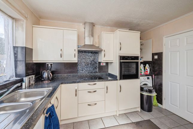 10, Heron Gardens, Norwich photo 4