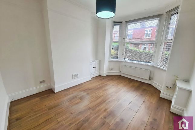 10, Filey Road, Greater Manchester photo 3