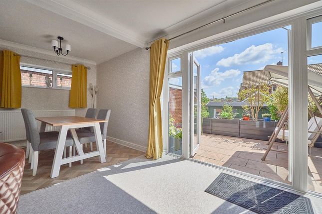 26, Outlands Drive, Hinckley photo 3