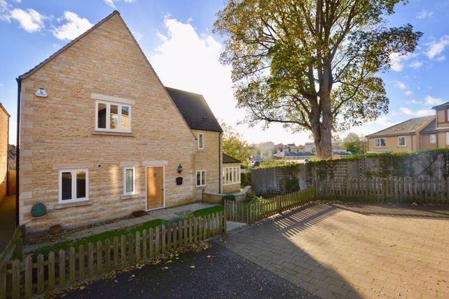 Thumbnail Property for sale in Wheatleys Yard, Stamford