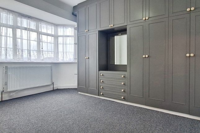 68, Kingsley Avenue, Southall photo 4