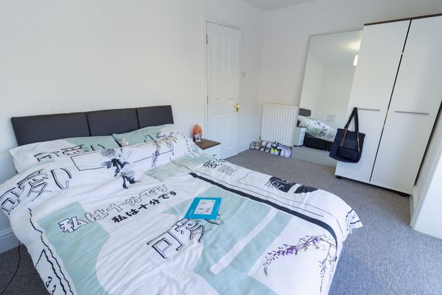 Room to rent in Highcliffe Road, Winchester