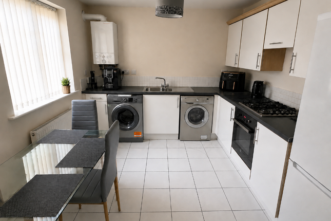 19, Caroline Court, Burton-On-Trent photo 3