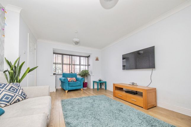 63, Richard Burn Way, Sudbury photo 2