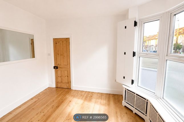 Cranbourne Road, London photo 3