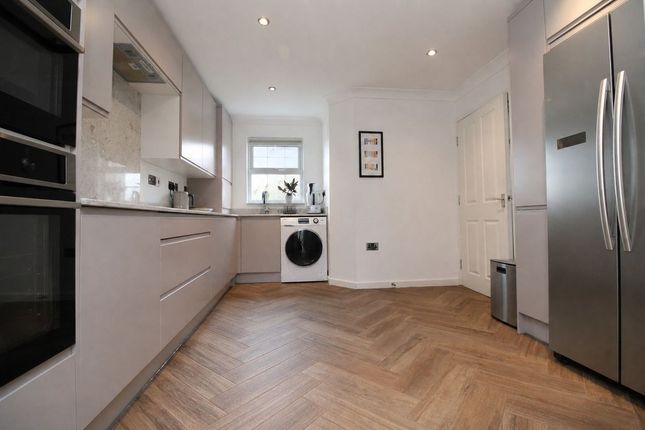 23, Pickering Drive, Blaydon-On-Tyne photo 2