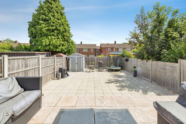 318, Vicarage Road, Watford photo 4