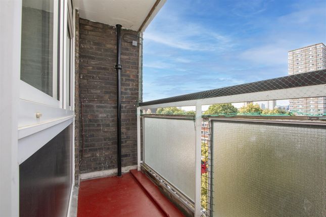 51, Watford Close, London photo 4