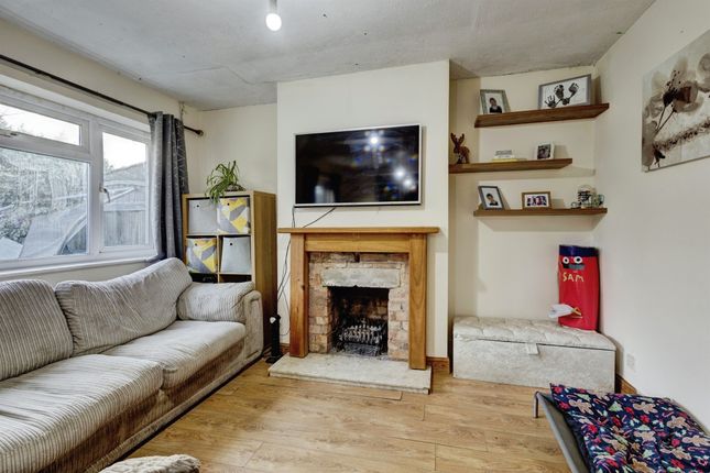 8, Wantage Close, Northampton photo 2