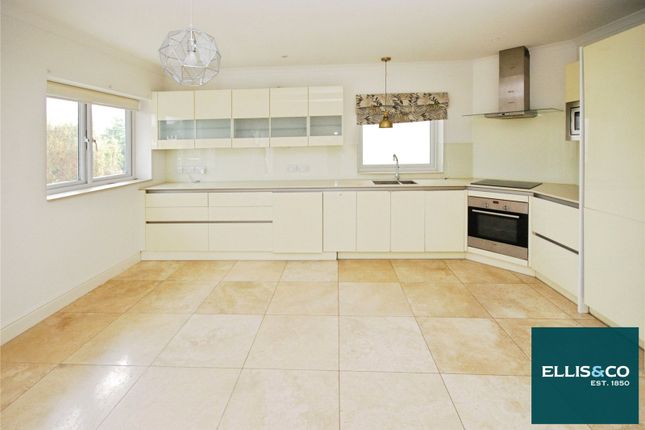 Flat 2, 8, The Vale, Golders Green photo 2