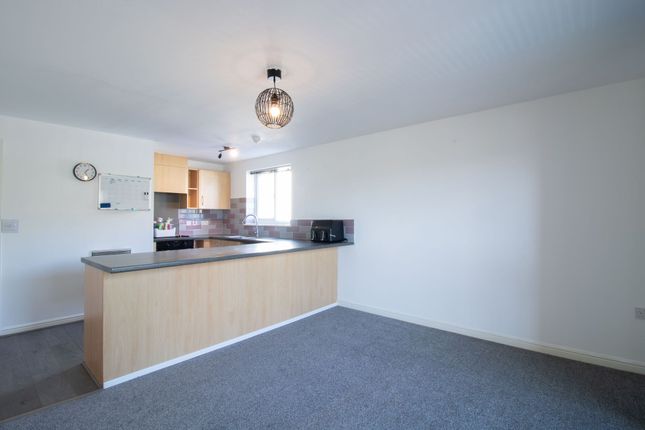 Flat D, 17 Hall Street, Blackwood photo 3