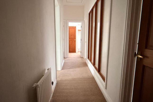 The Flat, 8 -10, Main Street, Stratford-upon-Avon photo 3