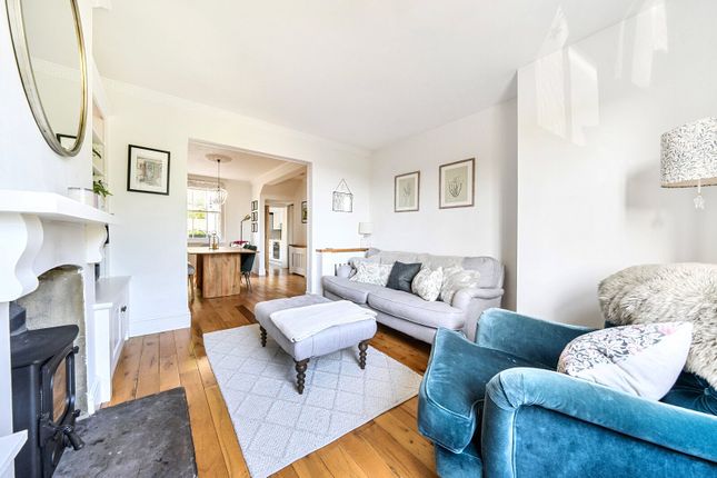 43, Latimer Road, Godalming photo 4
