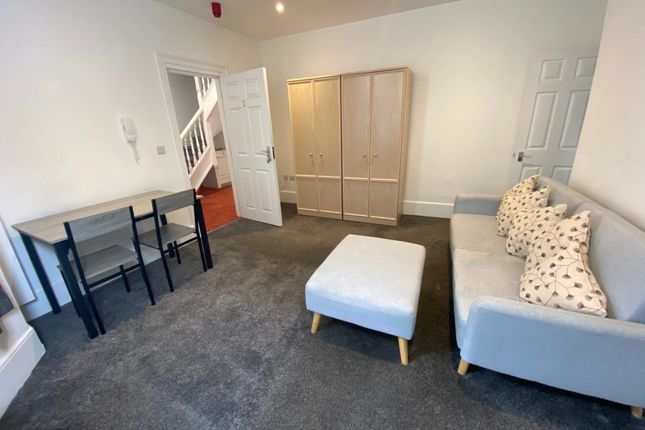 Flat 2, 702a Christchurch Road, Bournemouth photo 5